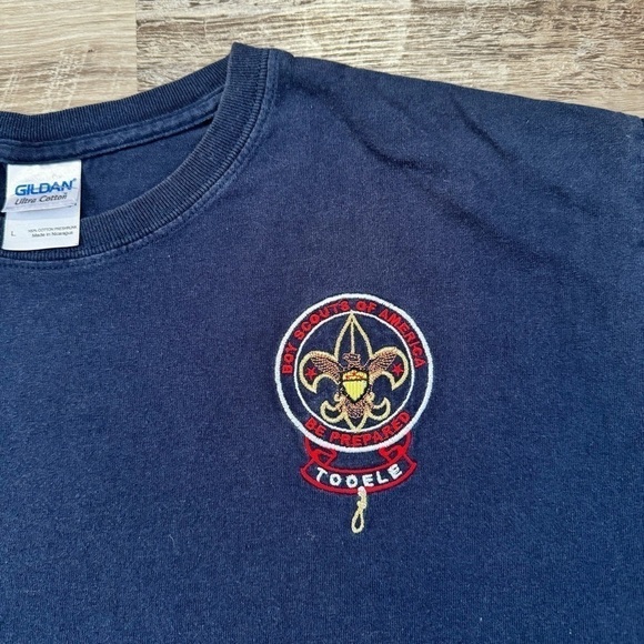 Navy Blue Boy Scouts Embroidered t shirt
Gildan 00s tagged men’s L 
 21x28 - Picture 5 of 6